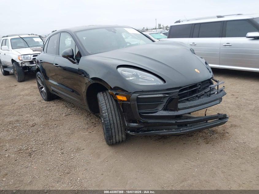 PORSCHE MACAN T