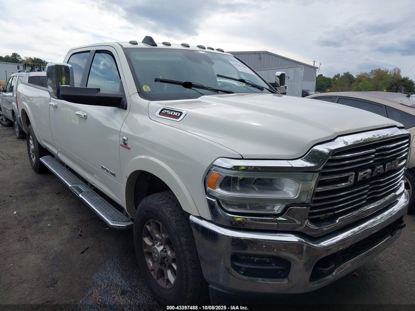 RAM 2500 LARAMIE 4X4 8 BOX