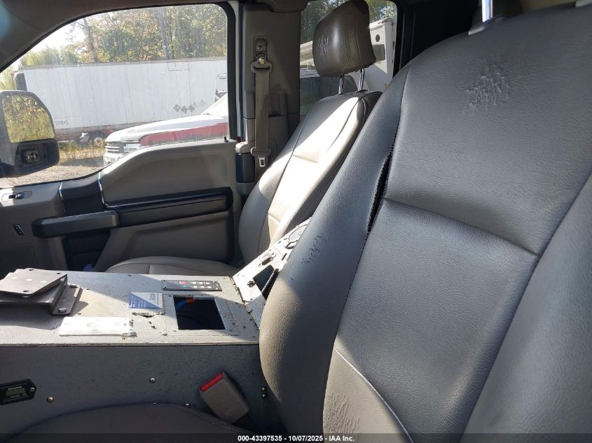 2017 Ford F-550 Chassis Lariat/Xl/Xlt VIN: 1FD0X5HT3HEB80955 Lot: 43397535