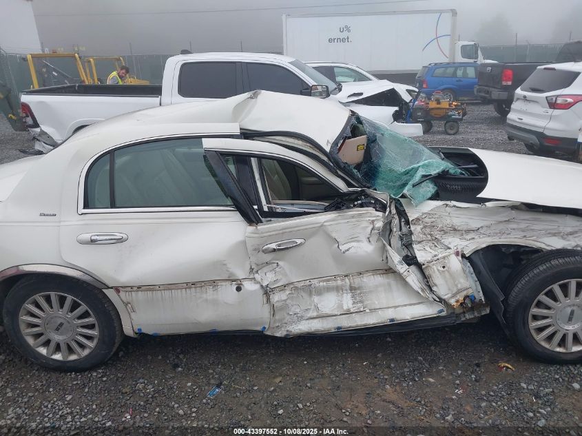 2004 Lincoln Town Car Ultimate VIN: 1LNHM83W64Y618156 Lot: 43397552