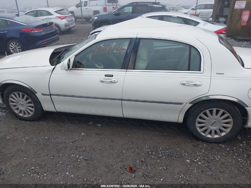 2004 Lincoln Town Car Ultimate VIN: 1LNHM83W64Y618156 Lot: 43397552