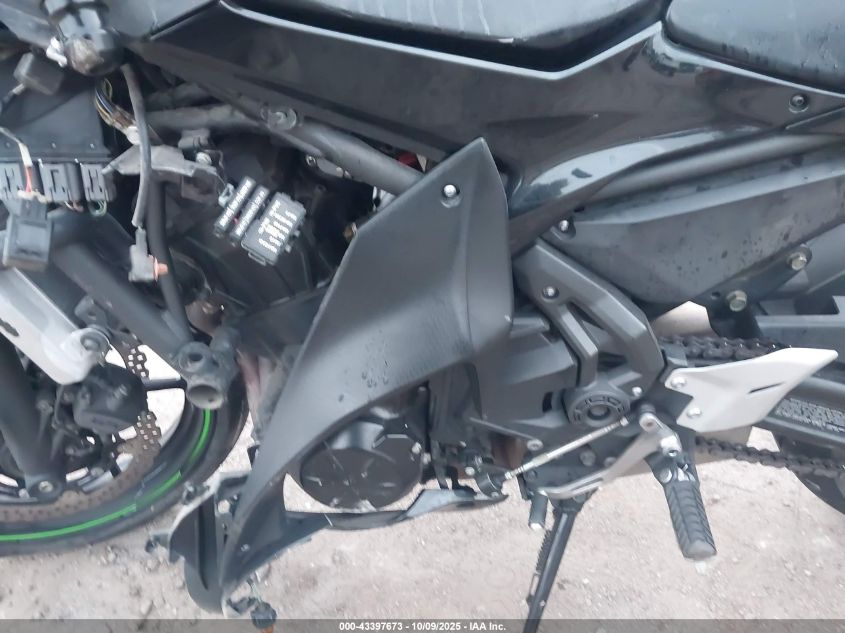 2019 Kawasaki Ex650 F VIN: JKAEXEK19KDA32832 Lot: 43397673