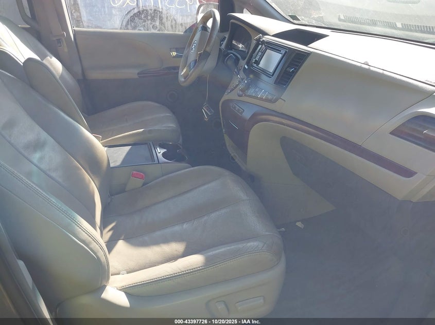 5TDYK3DC4ES522721 2014 TOYOTA SIENNA photo no. 5