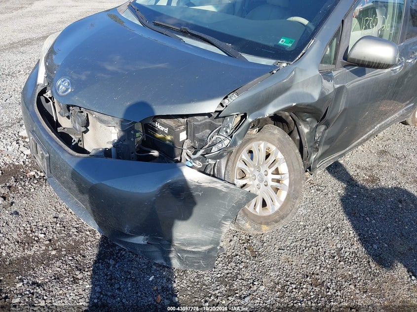 5TDYK3DC4ES522721 2014 TOYOTA SIENNA photo no. 6
