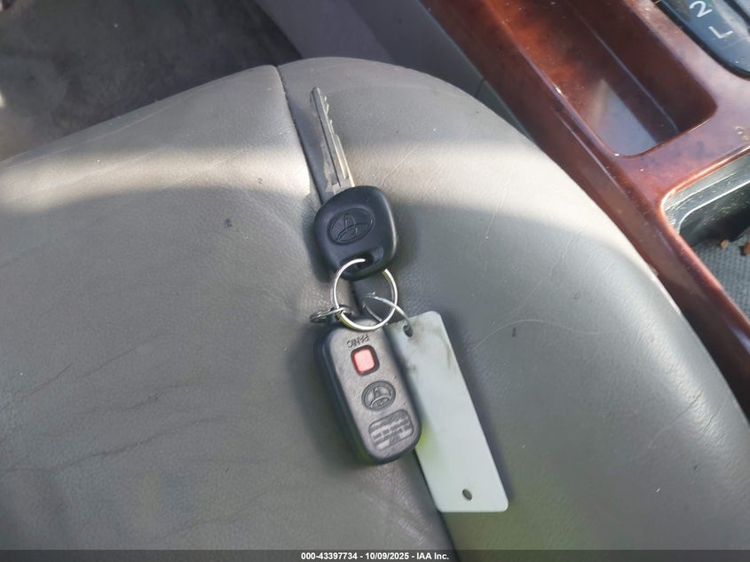 2002 Toyota Camry Xle V6 VIN: 4T1BF30K52U029205 Lot: 43397734