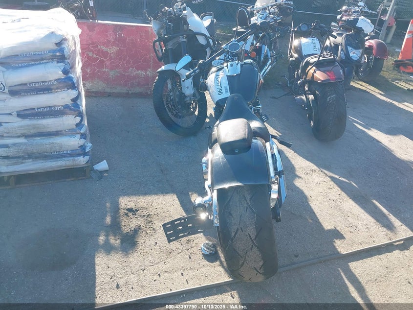 2013 HARLEY-DAVIDSON FXSB BREAKOUT 1HD1BFV20DB043516