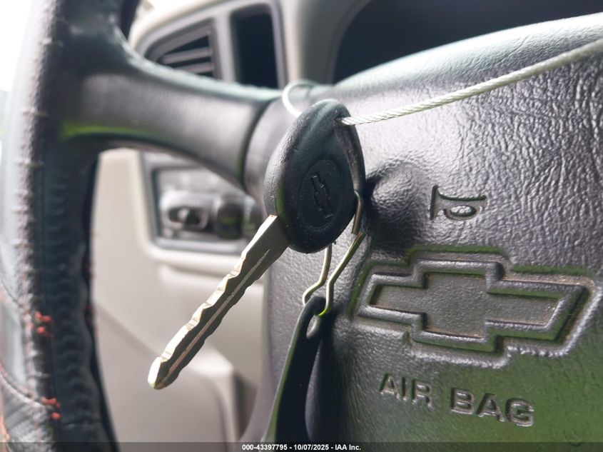 2000 Chevrolet Silverado 1500 Ls VIN: 2GCEC19T1Y1395175 Lot: 43397795