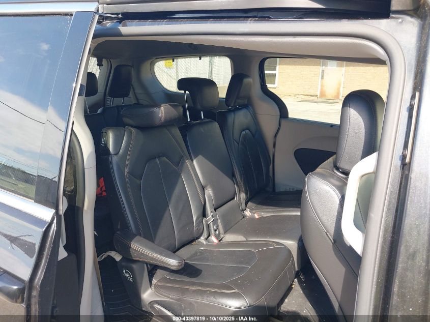 2017 Chrysler Pacifica Touring-L VIN: 2C4RC1BG4HR507418 Lot: 43397819