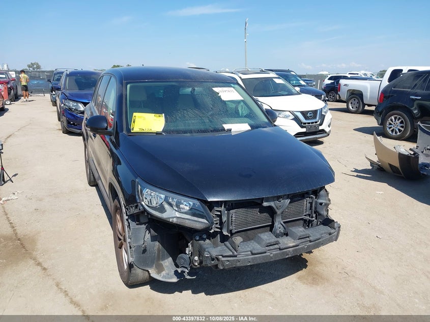 VOLKSWAGEN TIGUAN SE