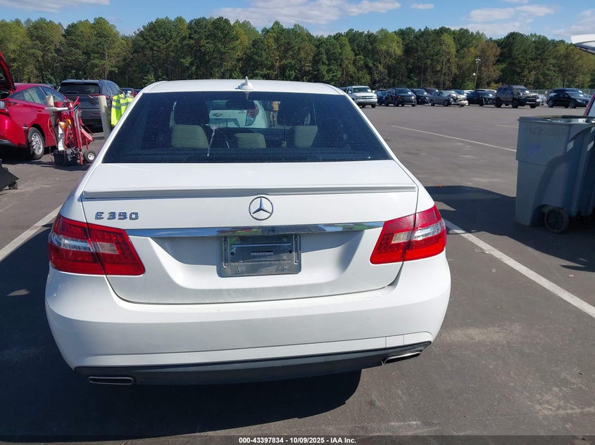 2013 MERCEDES-BENZ E 350 WDDHF5KB5DA664412