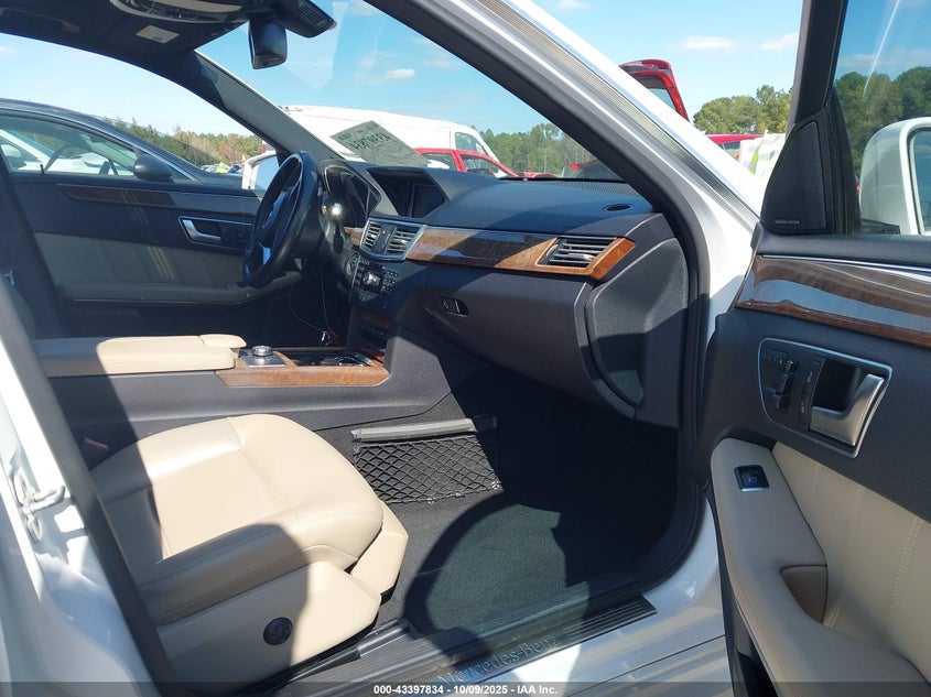 2013 MERCEDES-BENZ E 350 WDDHF5KB5DA664412