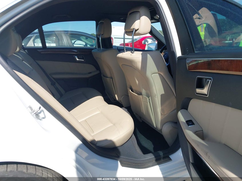 2013 MERCEDES-BENZ E 350 WDDHF5KB5DA664412