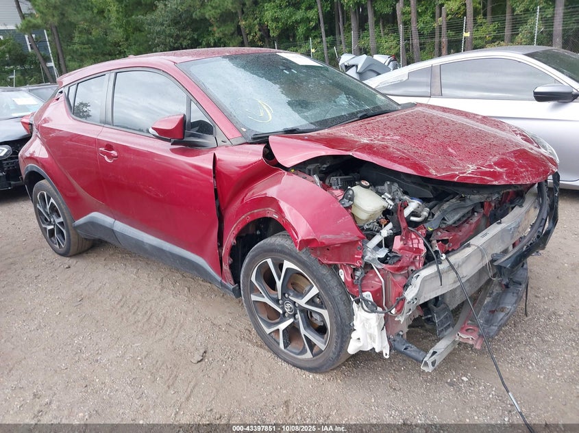 TOYOTA C-HR XLE PREMIUM