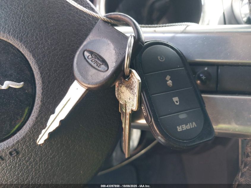 2007 Ford Mustang V6 Deluxe/V6 Premium VIN: 1ZVHT80N575317321 Lot: 43397858