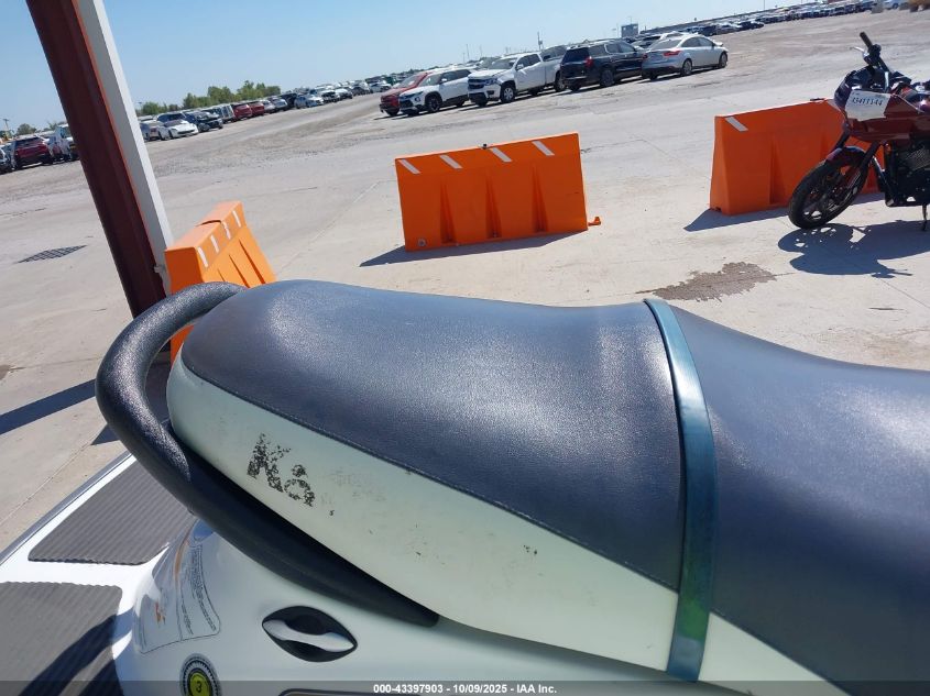 2004 Kawasaki Jetski Stx-12F VIN: KAW41280K304 Lot: 43397903