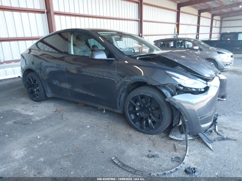 7SAYGDEE9NA010903 2022 Tesla Model Y Long Range Dual Motor All-Wheel Drive auction photo 1