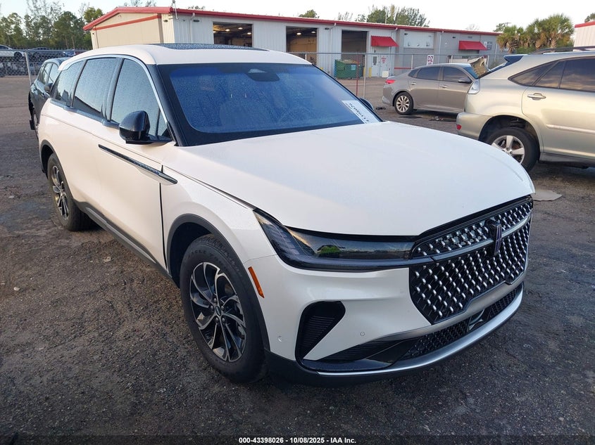 LINCOLN NAUTILUS PREMIERE