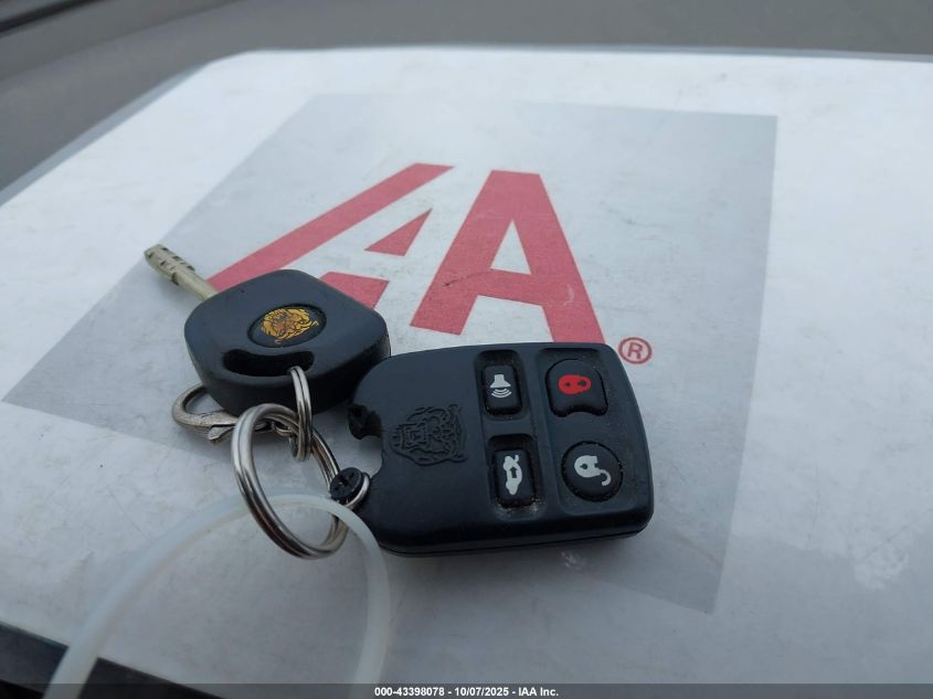 2000 Jaguar S-Type 4.0L V8 VIN: SAJDA01D7YGL47782 Lot: 43398078