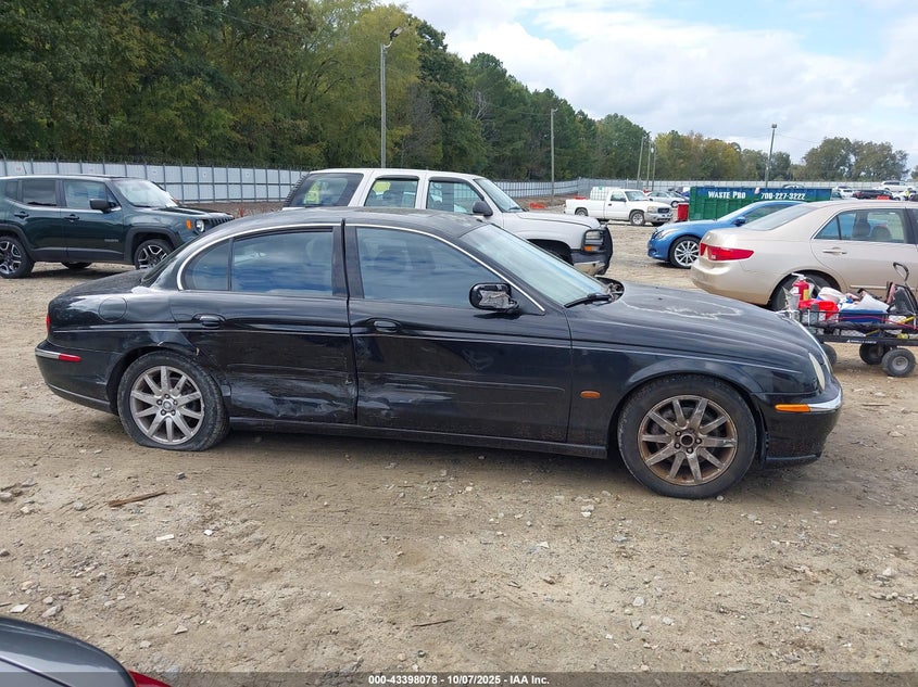 2000 Jaguar S-Type 4.0L V8 VIN: SAJDA01D7YGL47782 Lot: 43398078