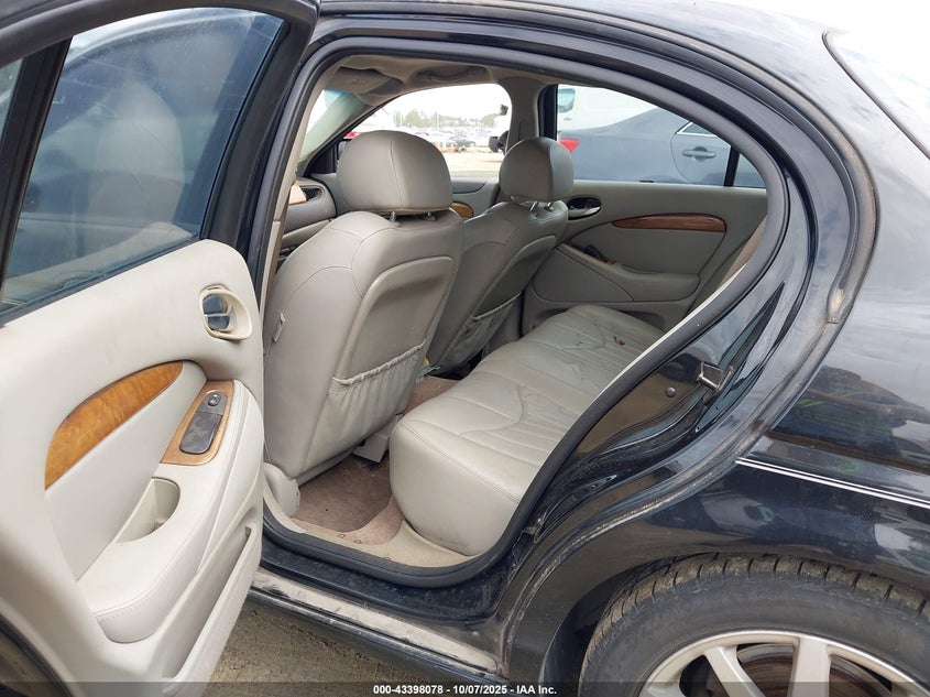 2000 Jaguar S-Type 4.0L V8 VIN: SAJDA01D7YGL47782 Lot: 43398078