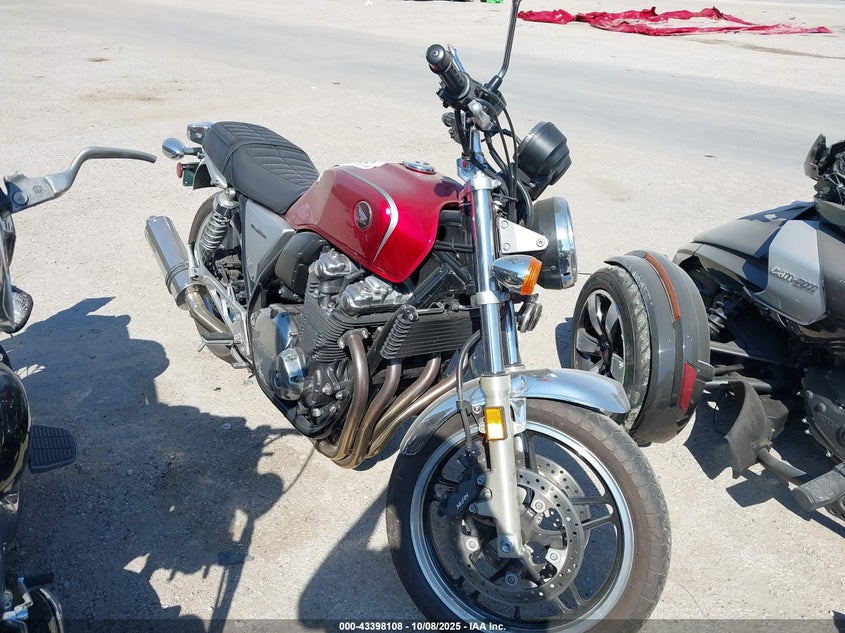 JH2SC6514DK000198 HONDA CB1100 Photo 1