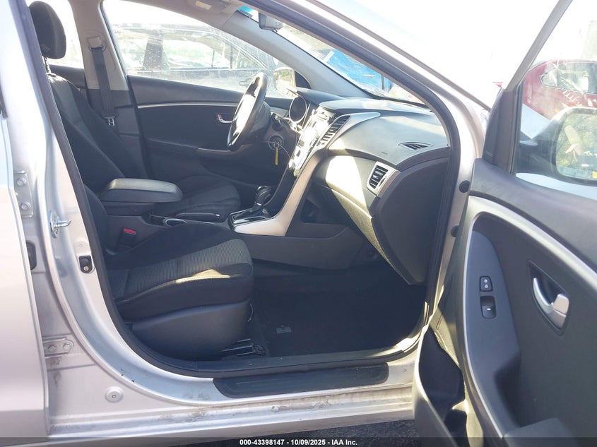 KMHD35LH5GU316015 2016 HYUNDAI ELANTRA photo no. 5
