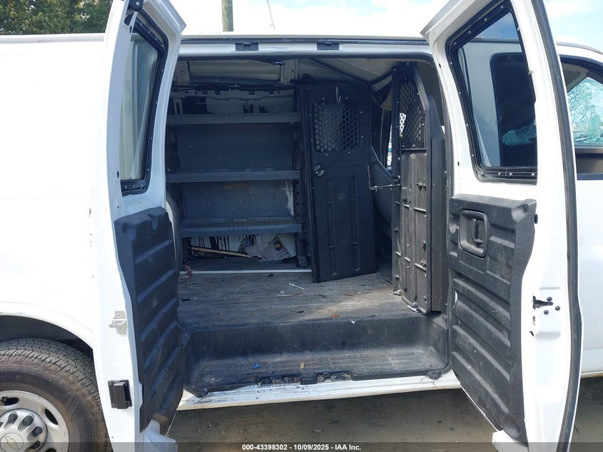 2006 Chevrolet Express Work Van VIN: 1GCHG35U361231490 Lot: 43398302