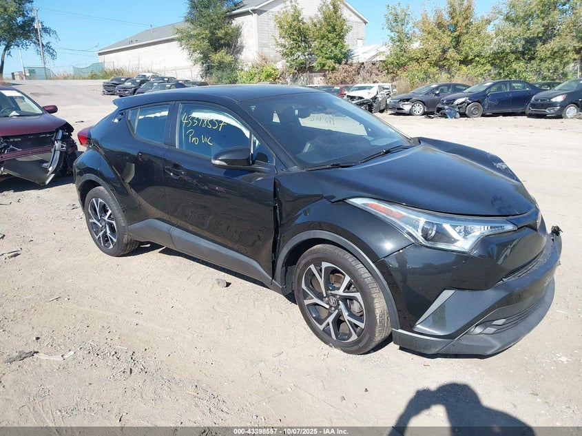 TOYOTA C-HR XLE PREMIUM