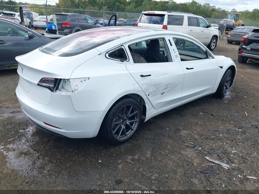 5YJ3E1EA3JF023264 2018 TESLA MODEL 3 photo no. 4