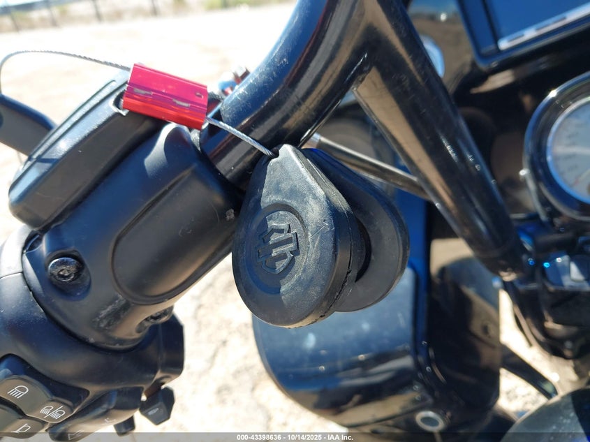 2017 HARLEY-DAVIDSON FLTRXS ROAD GLIDE SPECIAL - 1HD1KTC14HB609191