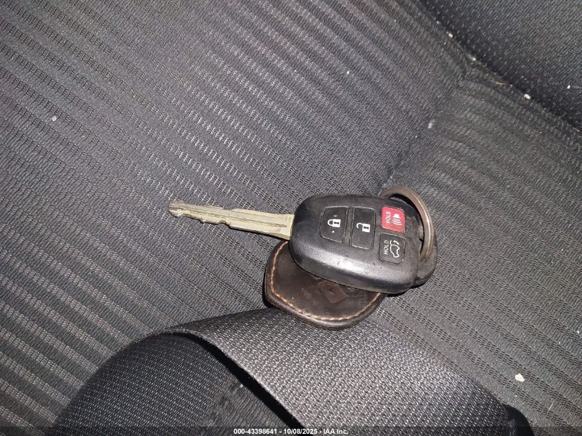 2015 Toyota Rav4 Xle VIN: 2T3RFREV0FW319076 Lot: 43398641