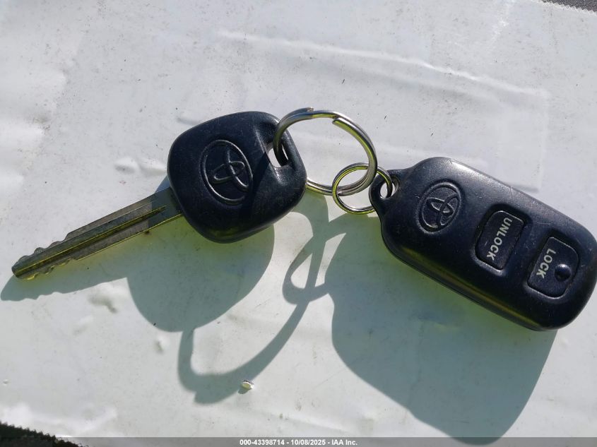 2000 Toyota Camry Xle V6 VIN: JT2BF28K5Y0289048 Lot: 43398714