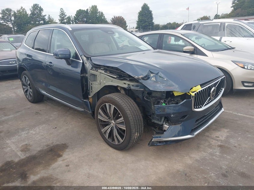 VOLVO XC60 B5 PLUS BRIGHT THEME