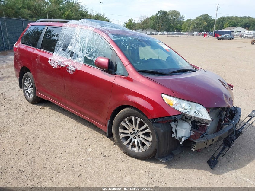 TOYOTA SIENNA - zdjęcie 1