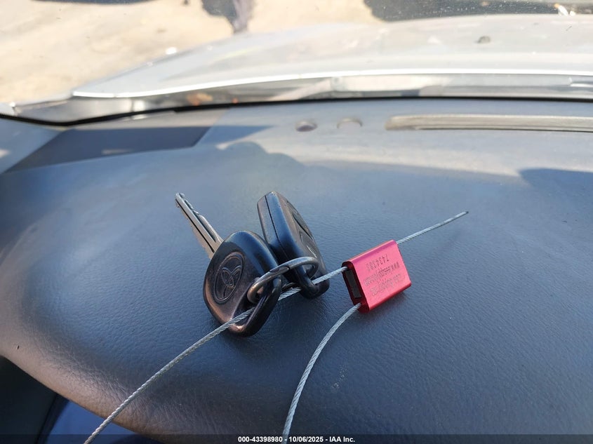 2002 Toyota Camry Xle VIN: 4T1BE30K42U063056 Lot: 43398980