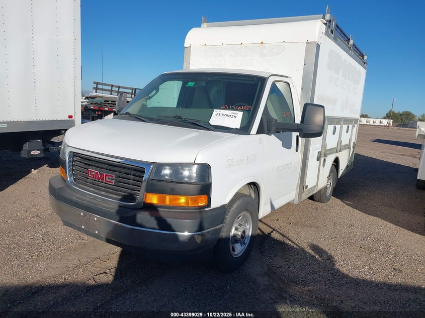 1GD07RFG9J1235170 2018 GMC SAVANA photo no. 2