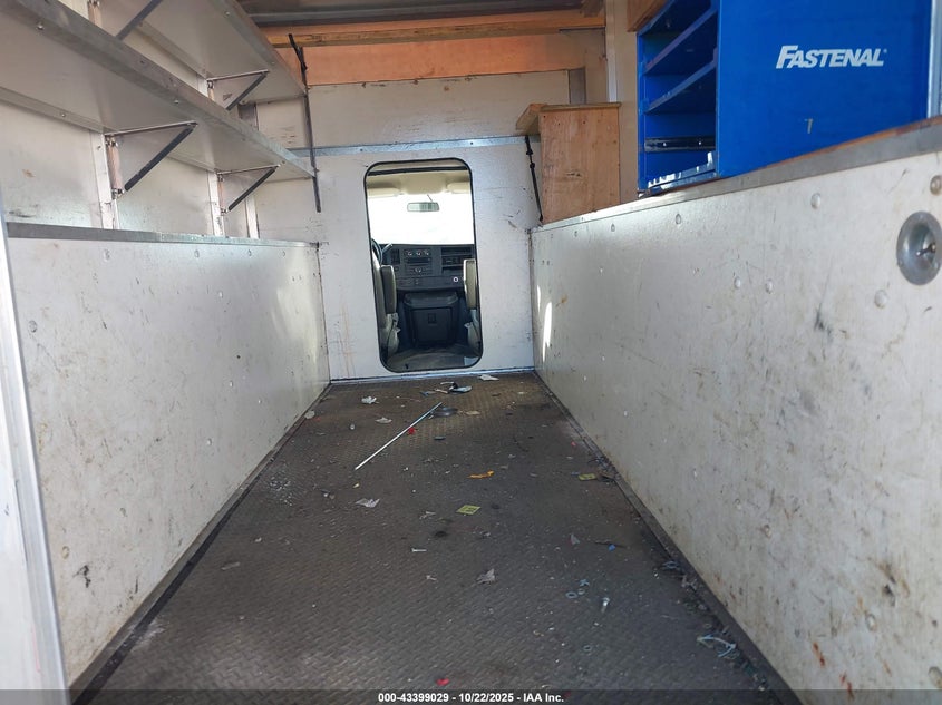 2018 GMC Savana Cutaway Work Van VIN: 1GD07RFG9J1235170 Lot: 43399029