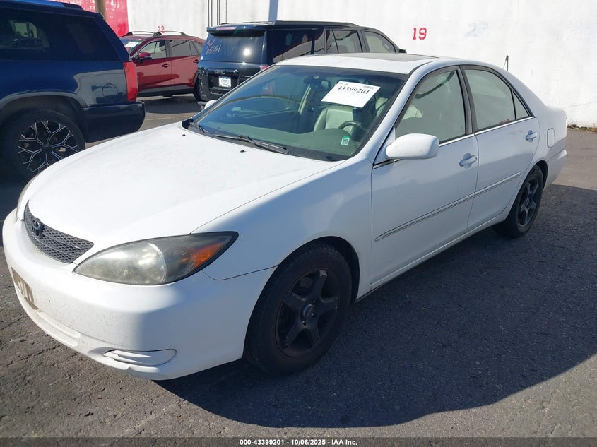 JTDBF30K820001796 2002 TOYOTA CAMRY photo no. 2