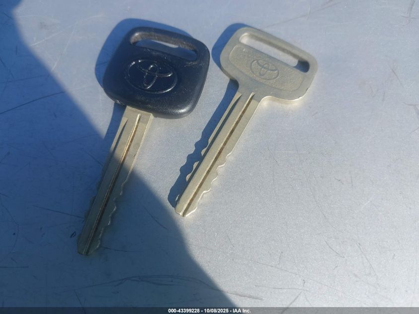 1998 Toyota Sienna Ce VIN: 4T3GF19C1WU078307 Lot: 43399228