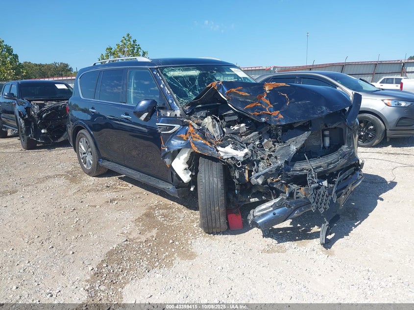 INFINITI QX80 LUXE AWD