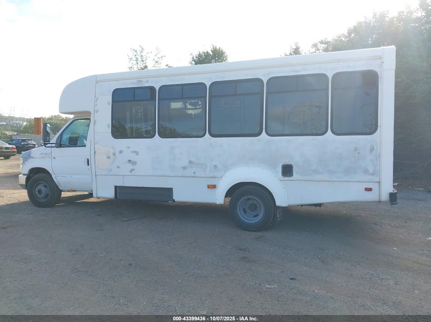 2011 Ford E-450 Cutaway VIN: 1FDFE4FS3BDB10110 Lot: 43399436