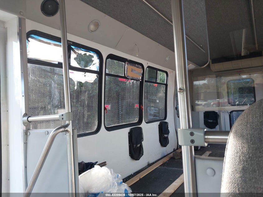 2011 Ford E-450 Cutaway VIN: 1FDFE4FS3BDB10110 Lot: 43399436