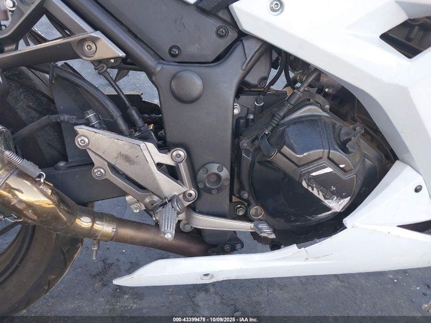 2017 Kawasaki Ex300 A VIN: JKAEX8A10HDA32455 Lot: 43399478