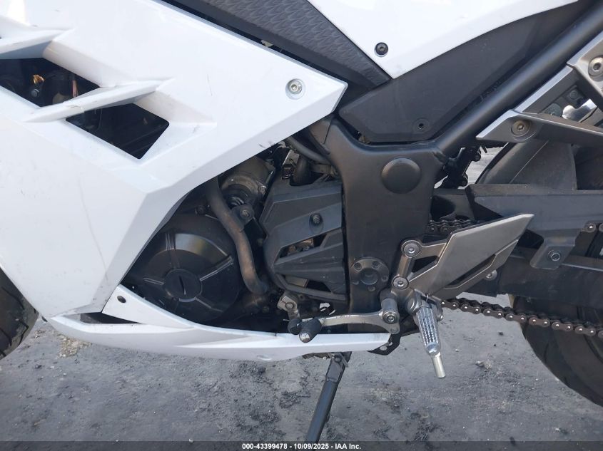 2017 Kawasaki Ex300 A VIN: JKAEX8A10HDA32455 Lot: 43399478