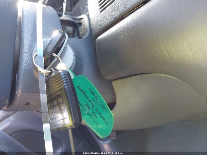 1998 Lincoln Town Car Executive VIN: 1LNFM81W7WY661515 Lot: 43399480