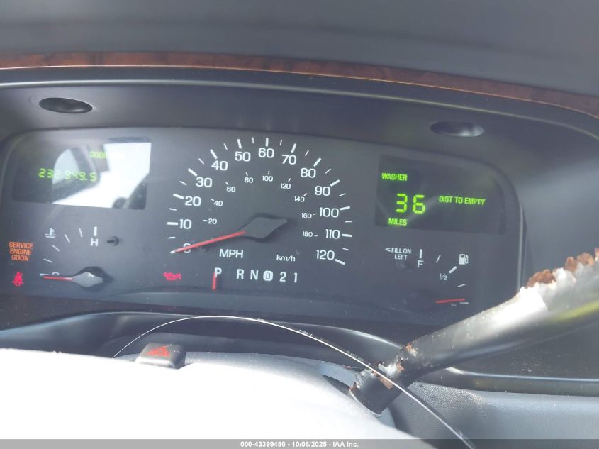 1998 Lincoln Town Car Executive VIN: 1LNFM81W7WY661515 Lot: 43399480