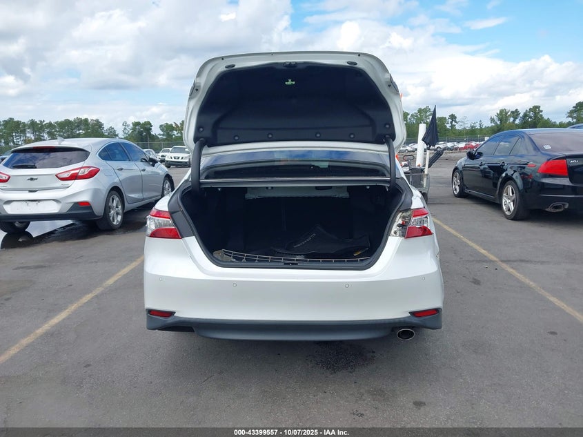 2018 Toyota Camry Xle VIN: 4T1B11HK5JU110338 Lot: 43399557