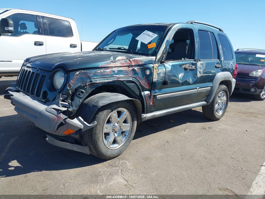 1J4GL48K15W629882 2005 JEEP LIBERTY (NORTH AMERICA) photo no. 2