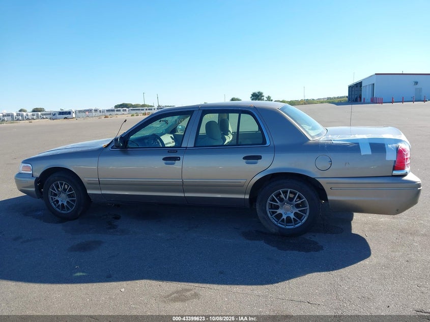 2005 Ford Crown Victoria Standard VIN: 2FAFP73W95X117153 Lot: 43399623