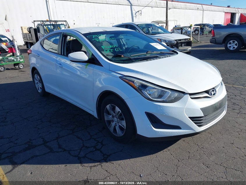 HYUNDAI ELANTRA SE